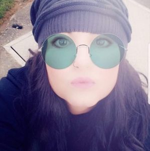 Meet your Posher, Tonya